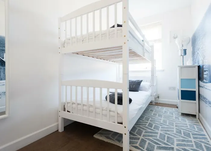 The Jericho Escape - Comfortable & Modern 4Bdr House